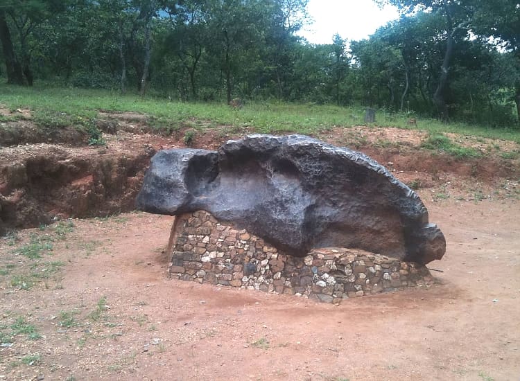 Mbozi Meteorite – photo 1